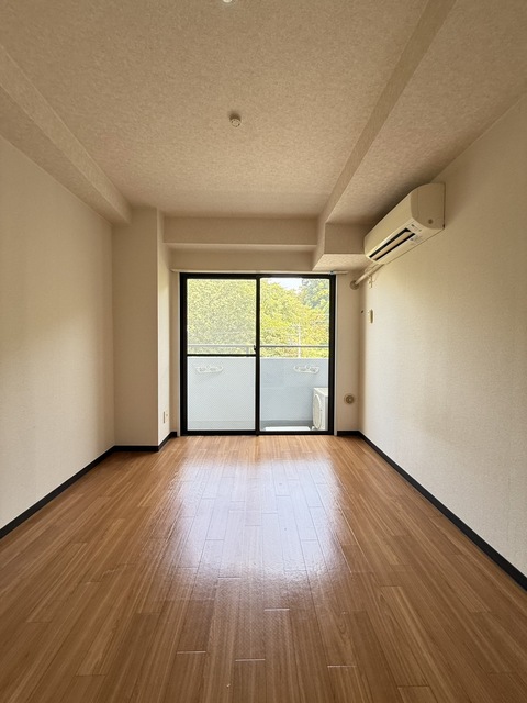 居室・リビング　別部屋参考写真です