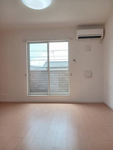 居室・リビング　ゆったり過ごせる居間です