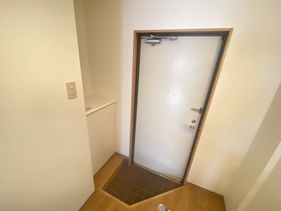 玄関　※別部屋の写真です