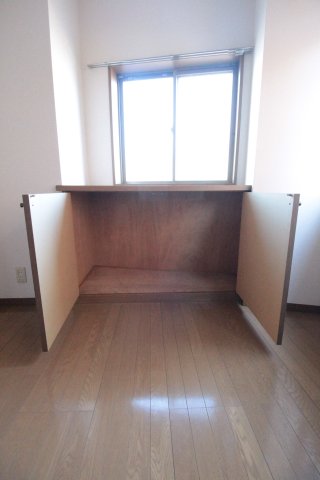 収納　ベルドゥムール　豊島区西巣鴨1