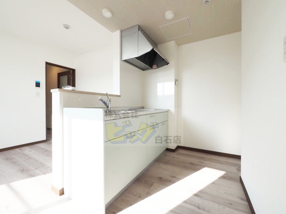 キッチン　人気で使用しやすい対面式システムキッチンです♪