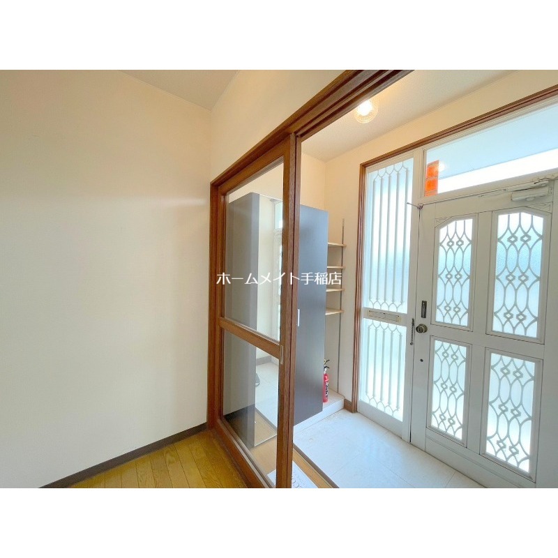 玄関　玄関スペース、シューズボックス付きです♪