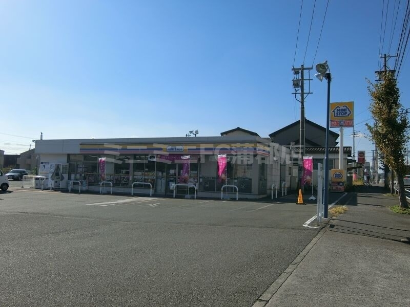 コンビニ　ミニストップ蒲郡三谷北通店（コンビニ）まで734m