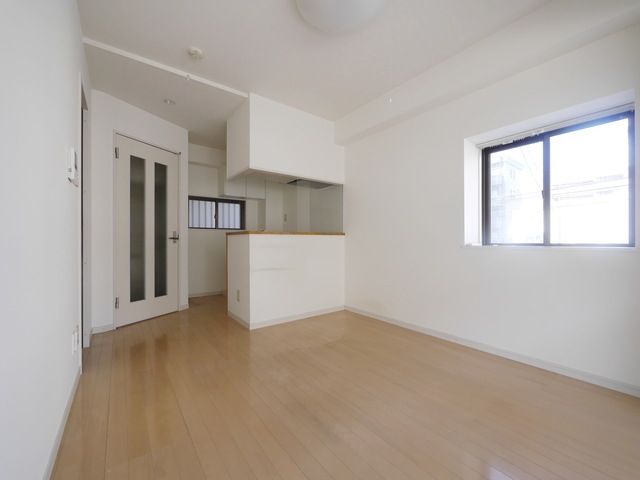 居室・リビング　※別部屋参考写真です