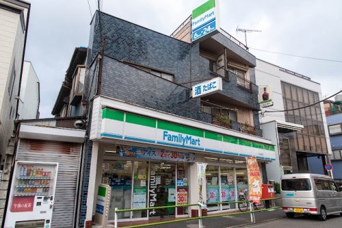 コンビニ　ファミリーマート 吉川金町店（コンビニ）まで385m