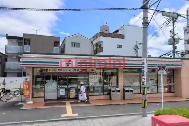 コンビニ　セブンイレブン阪急下新庄駅前店（コンビニ）まで242m