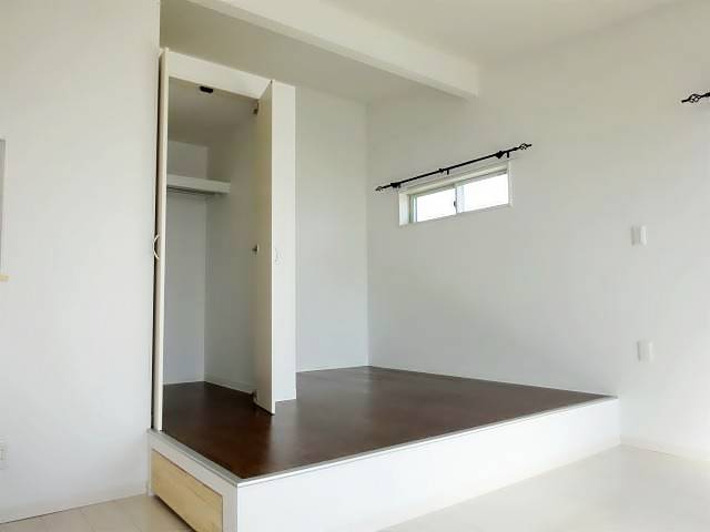 収納　クローゼット。