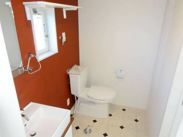 トイレ　トイレスペース。