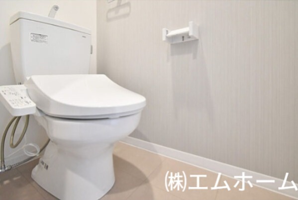 トイレ　温水洗浄便座付トイレ