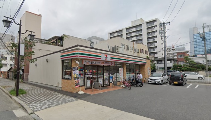 コンビニ　セブンイレブン今池東店（コンビニ）まで205m