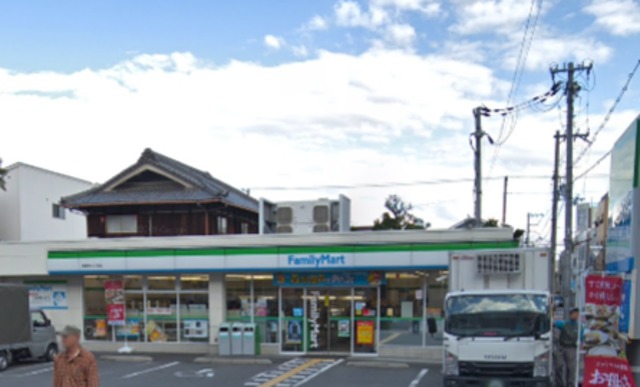 コンビニ　ファミリーマート高倉町二丁目店（コンビニ）まで591m