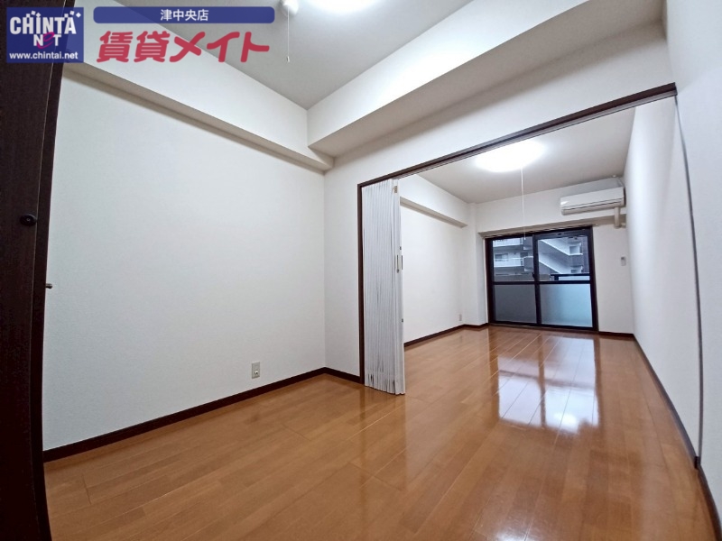 居室・リビング　同じ物件、別部屋の写真です