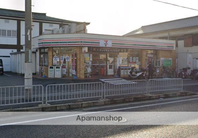 コンビニ　セブンイレブン（コンビニ）まで393m