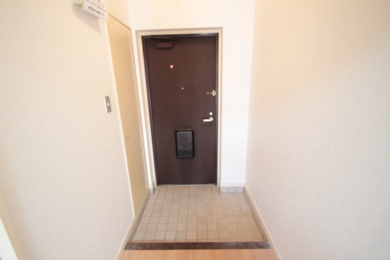 玄関　※別部屋の写真です