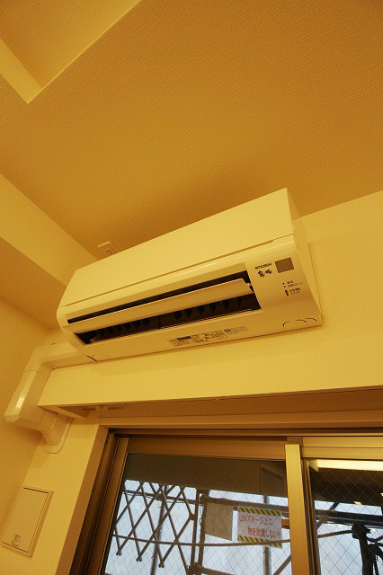 その他設備　冷暖房が備わっています。※別号室の参考写真になります。