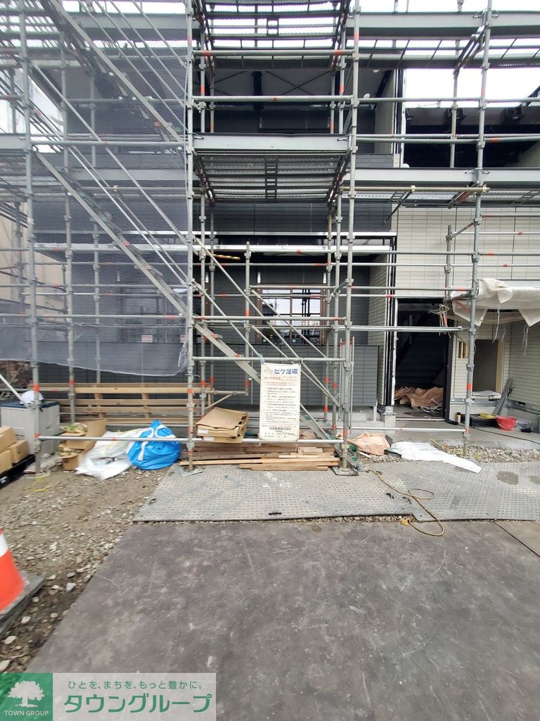 ロビー　駐車場