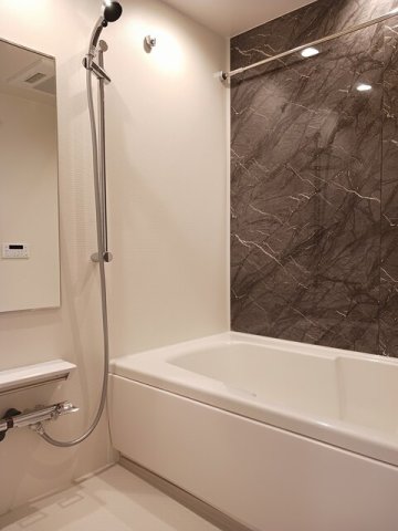 バス・シャワールーム　お風呂で日々の疲れを落としましょう