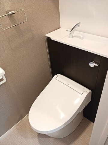 トイレ　清潔感のあるトイレです