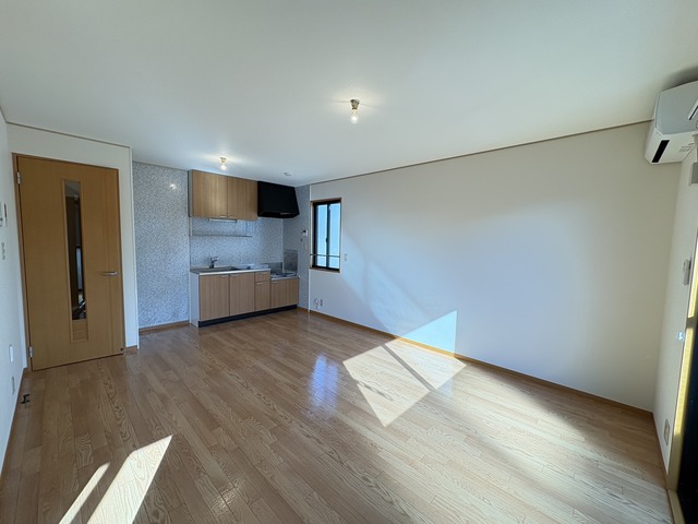 居室・リビング　別部屋参考写真です