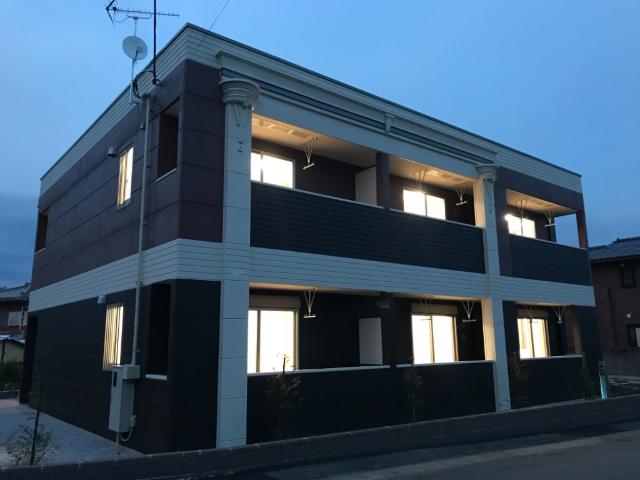 建物外観　外観写真（夜）