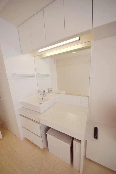 洗面設備　★洗面台付きで朝の身支度はかどります★