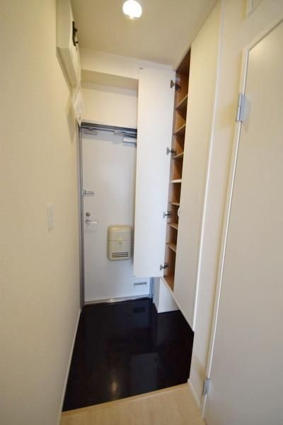 玄関　★下駄箱付きの玄関★