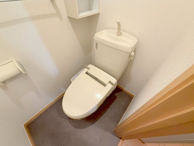 トイレ　清潔感のあるトイレは、誰もがリラックスできる空間です。