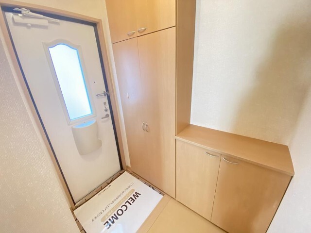 玄関　他号室写真転用しています