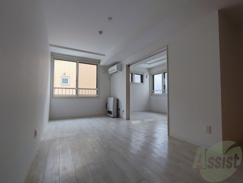 居室・リビング　広々としたリビングですね。使い勝手がよさそうですね！