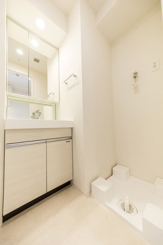 洗面設備　※写真は同タイプ住戸です。