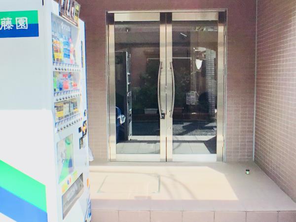 エントランス　建物の内部です