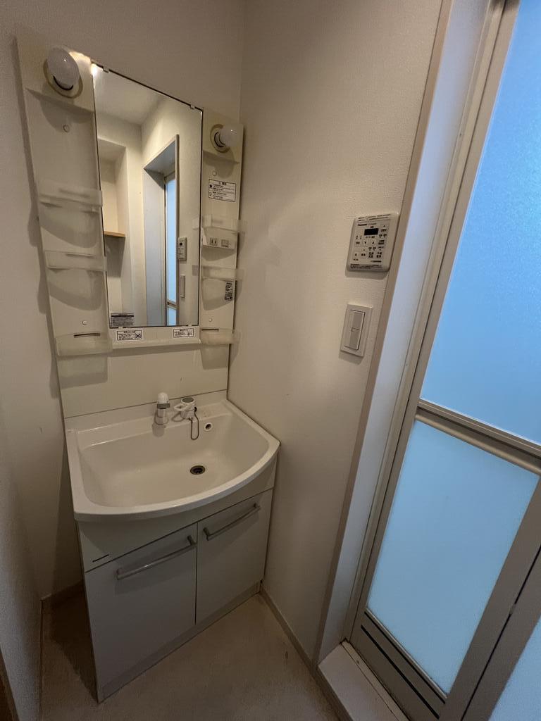 洗面設備　他の部屋の写真になります