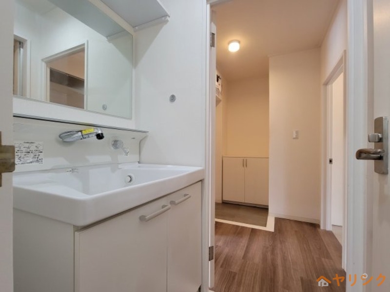 洗面設備　※別号室の写真です