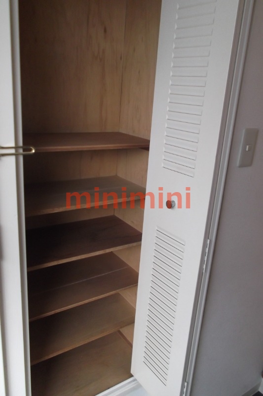 玄関　玄関収納