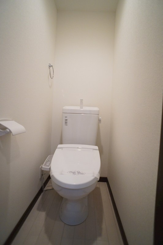 トイレ　温水洗浄便座