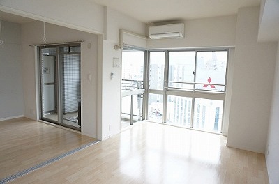 居室・リビング　採光抜群の室内！明るい室内です！