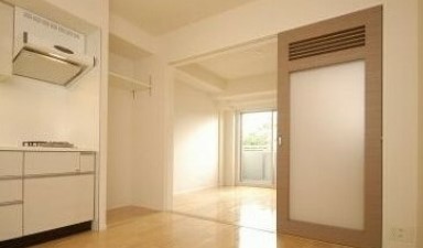 居室・リビング　☆明るい居室☆