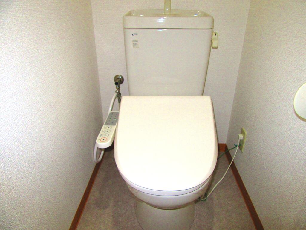 トイレ　温水洗浄便座はトイレットペーパーの節約に一役買います！