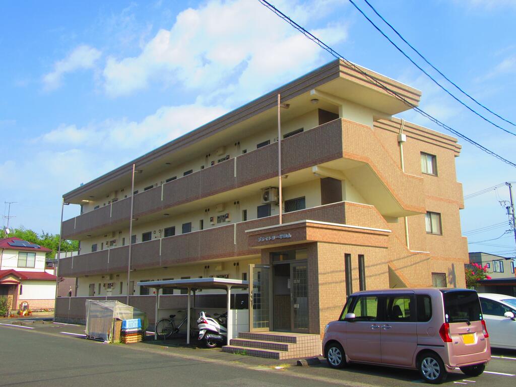 建物外観　閑静な住宅地。ゆったりと流れる時間がここにある！