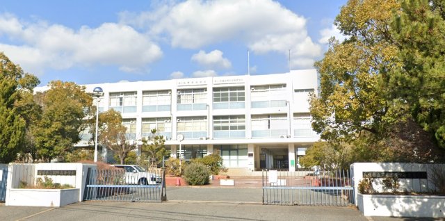 高校・高専　兵庫県立国際高等学校（高校・高専）まで666m