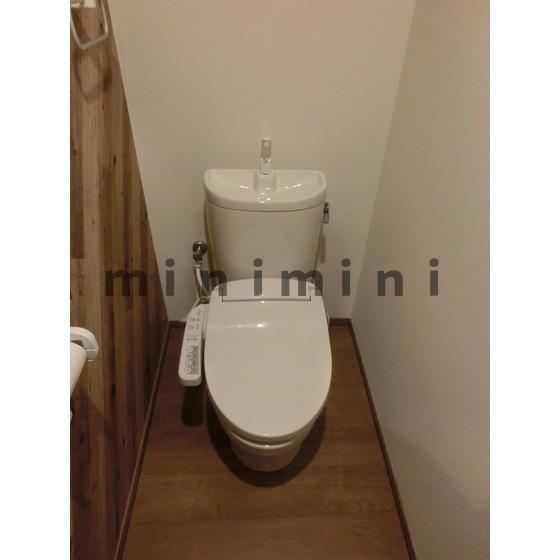 トイレ　※写真は別号室のものですので現状優先とさせていただきます