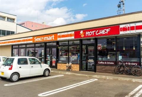 コンビニ　セイコーマート豊平3条店（コンビニ）まで195m