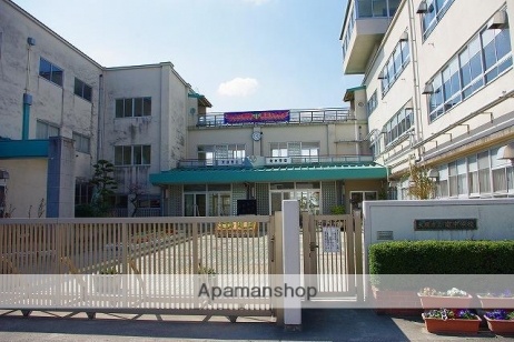 中学校　南中学校（中学校）まで582m