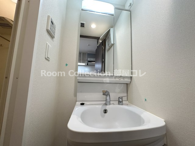 洗面設備　※同物件他部屋写真 反転、色違いの場合有 現況優先