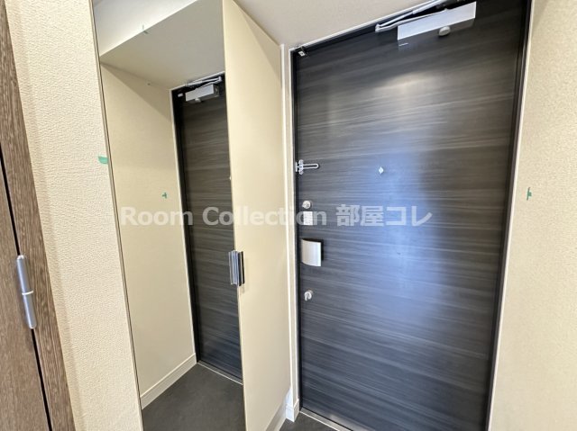 玄関　※同物件他部屋写真 反転、色違いの場合有 現況優先