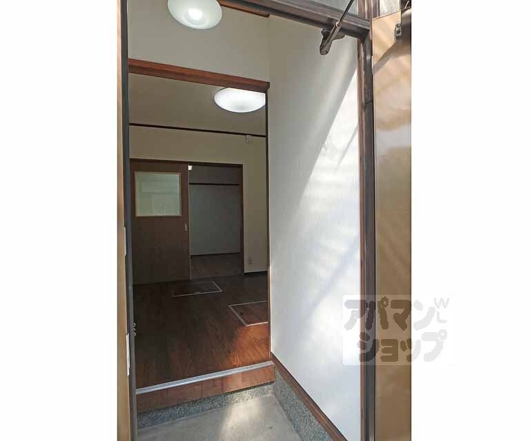 玄関　玄関からです！