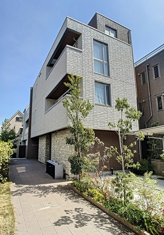 建物外観　大手ハウスメーカー「積水ハウス」施工