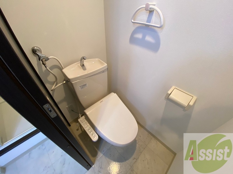 トイレ　ウォシュレット機能がついたトイレ。安心して使用できますね。