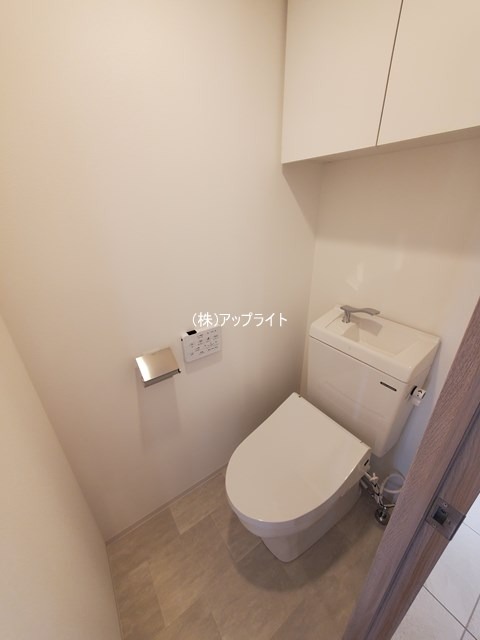 トイレ　温水洗浄便座