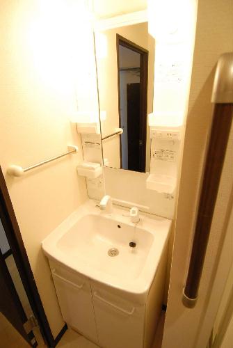 洗面設備　同タイプ写真の為、現況優先